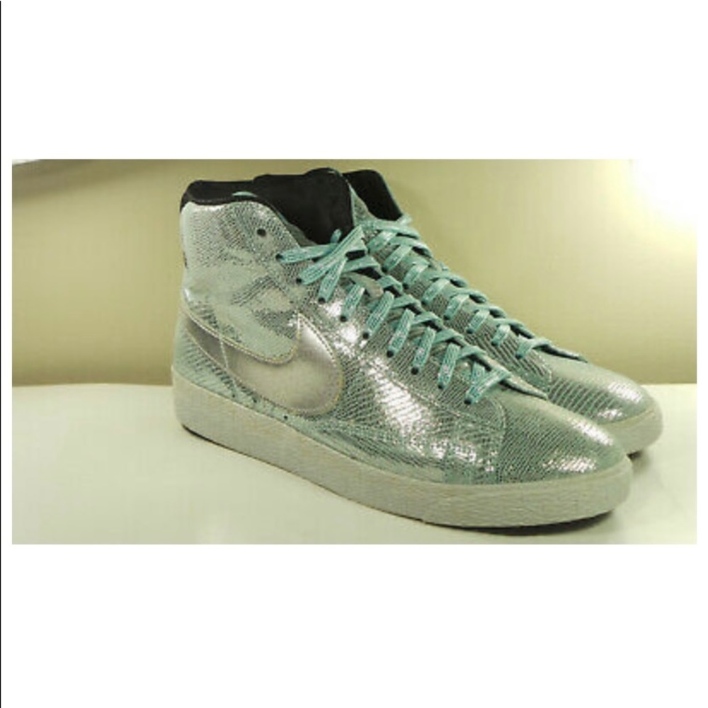 💰PRICE ⬇️ 
Nike - Blazer Mid QS Disco Ball - size 7 -